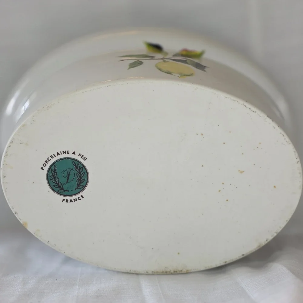 BIA Cordon Bleu 1.5 Qt. Porcelain Oval Covered Casserole Dish w/ Lid, Lemon Stem
